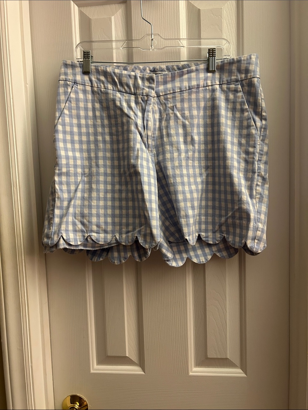 crown & ivy Blue and White Gingham Scallop-Hem Shorts